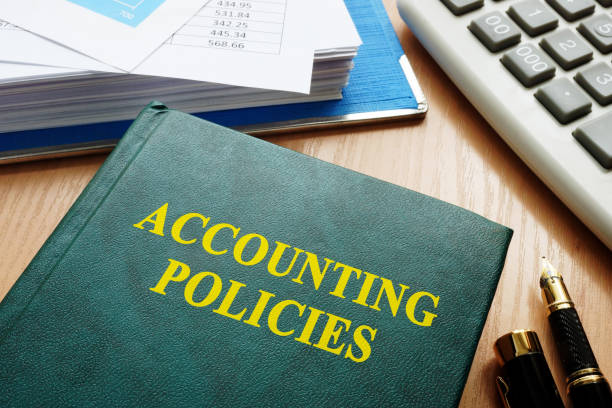 istock Book with title accounting policies on a table. 869622968