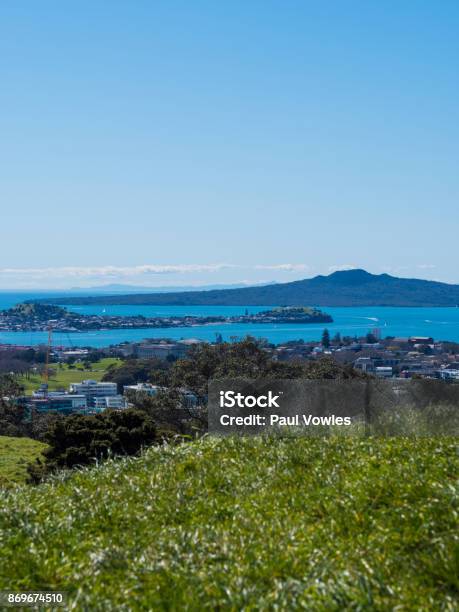 Volcanic Crater In Mount Eden Domain Park Auckland New Zealand Stock Photo - Download Image Now