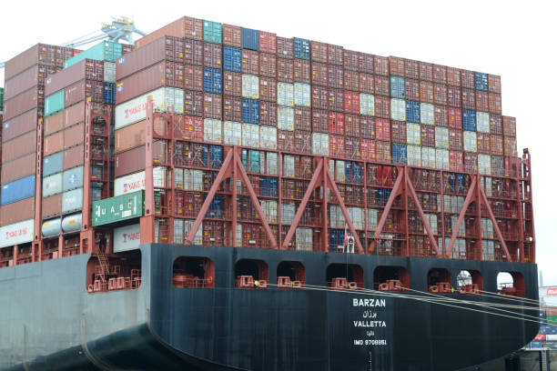 судно uasc на терминале rwg, гавань роттерам - harbor editorial industrial ship container ship стоковые фото и изображения