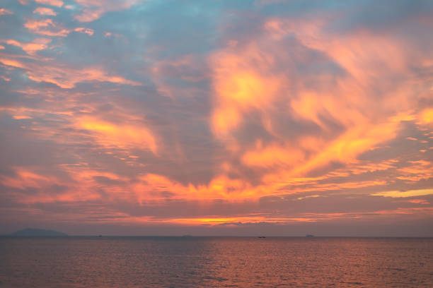istock Beautiful sunset on the beach 869785208
