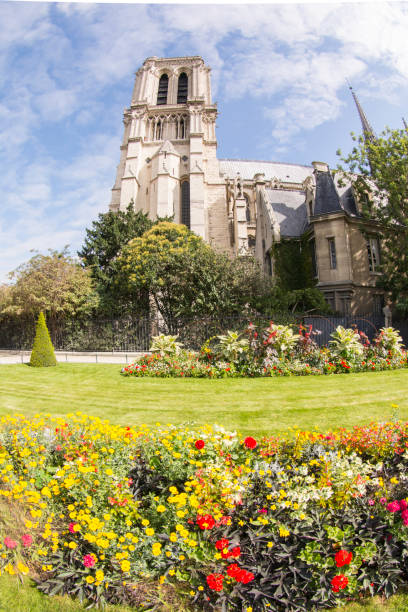 istock gardens of Notre de Dame de Paris 869819620