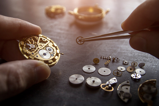 The process of repair of mechanical watches