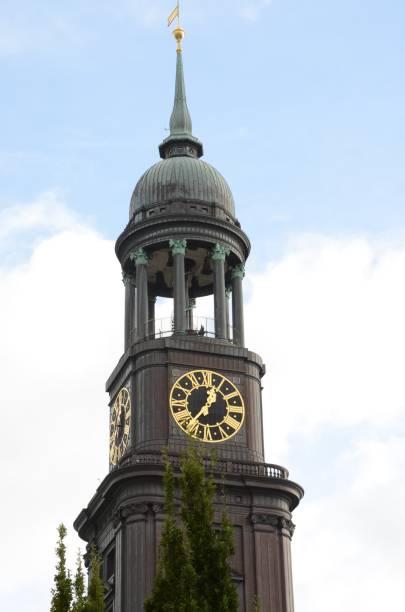 clock tower  - st michaels church stock-fotos und bilder