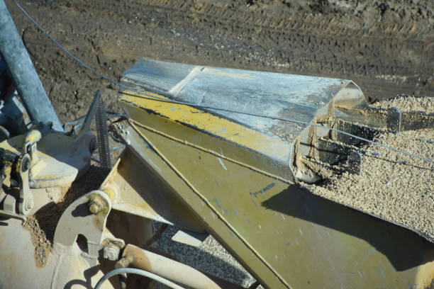 istock Machine for extracting gravel and sand 869882748