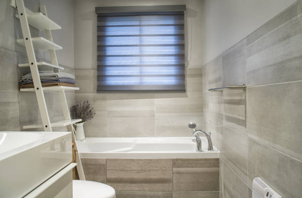 istock Modern and well arranged bathroom in luxury house 869923006
