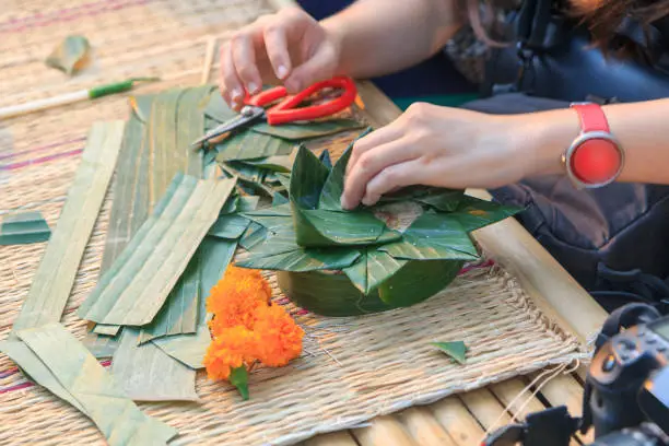 Photo of make the floating basket by banana leaf