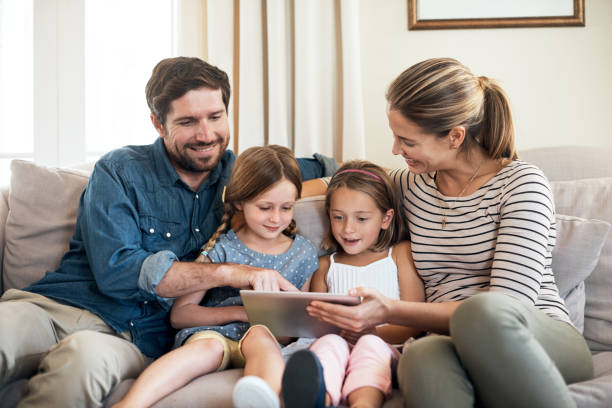 istock Learning the do's and don'ts of digital technology 869981578