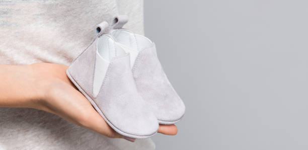 아기 신발도 - baby booties studio shot horizontal shoe 뉴스 사진 이미지