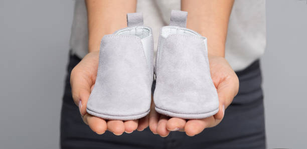 아기 신발도 - baby booties studio shot horizontal shoe 뉴스 사진 이미지