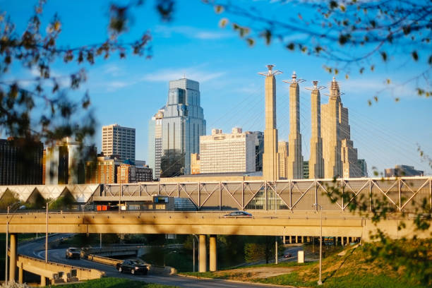 istock Kansas City Skyline 870139702