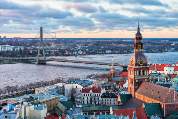 istock Riga Old Town Dome Cathedral and Daugava River sunset 870176794
