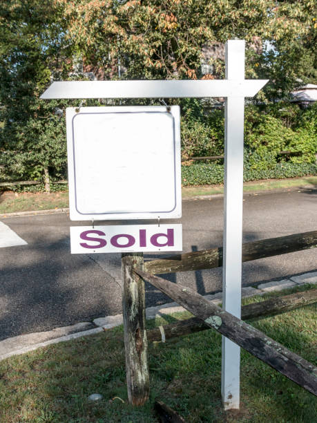 istock Blank for sale sign with SOLD underneath 870200246