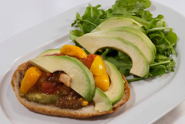 istock Avocado Toast w salsa 870225748