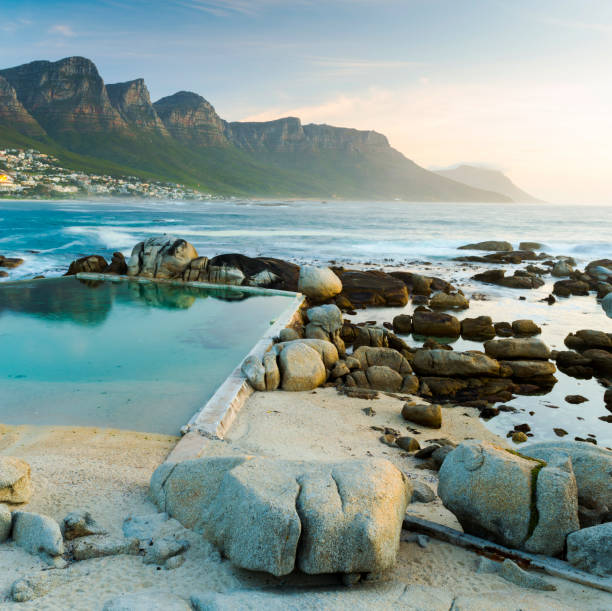istock Camps Bay At Dusk 870232524