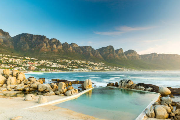 istock Camps Bay At Dusk 870232730