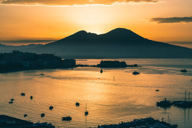istock Beautiful Sunrise in Naples, Italy 870243974