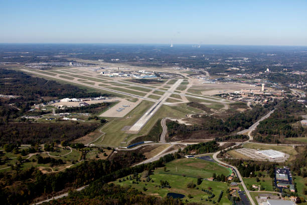 istock Pitsburgh International Airport 870298712
