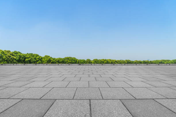 square floor and sky - sidewalk brick street footpath imagens e fotografias de stock