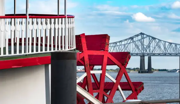 Boat transports tourists for dinner cruises on the Mississippi River.