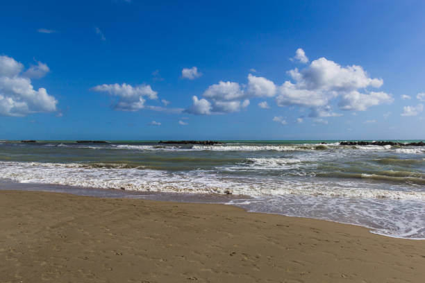istock Beach with sea shaken-3 870397608