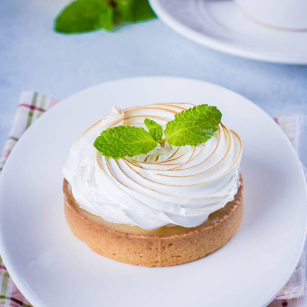 istock Lemon tart with merengue 870397898