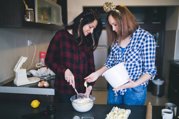 istock Friends Chef Cook Cooking Concept 870431684