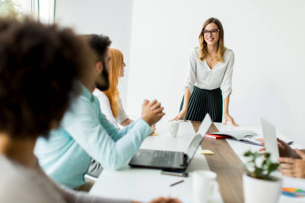 istock Businesspeople working in team 870448524