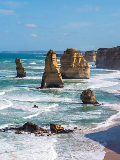 doze apóstolos - great ocean road, austrália - australia melbourne landscape twelve apostles - fotografias e filmes do acervo