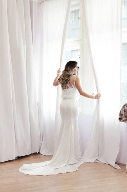 istock Bride woman waiting husband 870545762