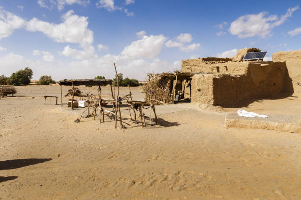 istock hut Berber in the Sahara desert 870545974
