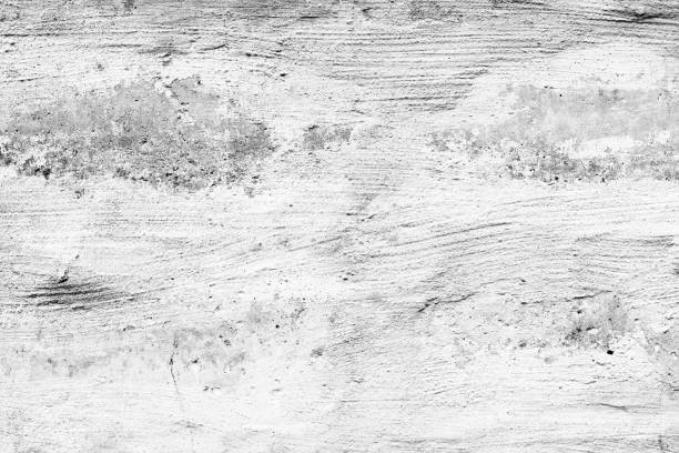 istock Wall fragment with attritions and cracks 870549086