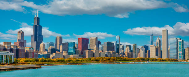 istock Skyscrapers of downtown Chicago panoramic skyline, Ill 870559462