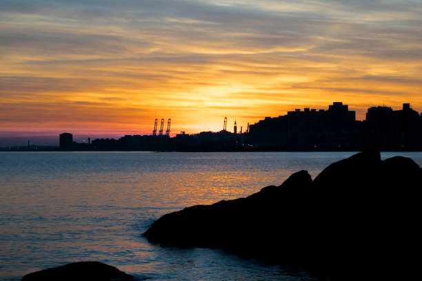 istock Cityscape Sunset Scene, Montevideo, Uruguay 870566120