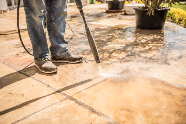 istock Terrace clean with the pressure washer 870616274