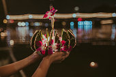 loy-krathong-yee-peng-festival-unter-dem-motto-foto.jpg?b=1&s=170x170&k=20&c=gRcLeWsIBUAX5CviyEM9I5PNEOUMhBJh2MeHW4Zf8u8=