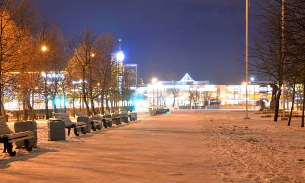 istock Alley Glory of Firefighters in Microdistrict Ribatskoe at night. 870691376