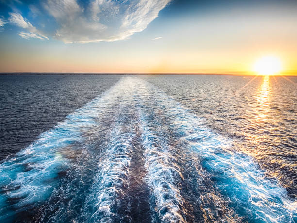 istock Stream in the blue ocean during sunset 870715948