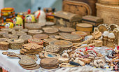 verkauf-von-folk-souvenirs-auf-dem-flohmarkt.jpg?b=1&s=170x170&k=20&c=ufWKHPSKwpKZg3JF7tjnONEBEHa45oIHGQwvIptE9JQ=