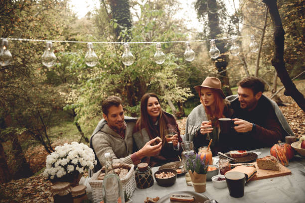 istock Perfect autumn lunch outdoors 870784824