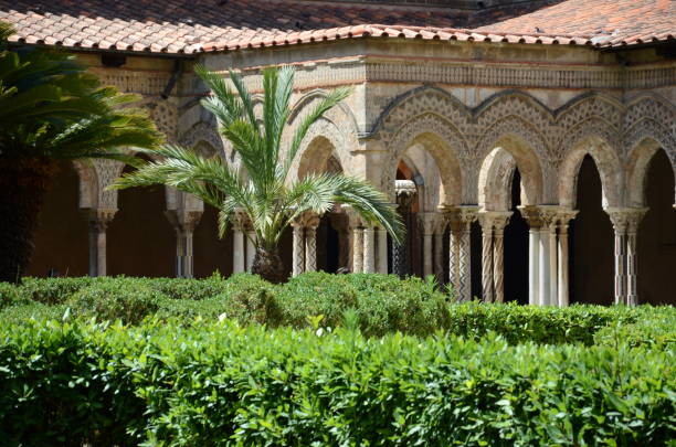 istock Monreale: the cathedral and its mosaics 870807480