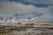 winter-in-den-bergen-weihnachten-landschaft-an-einem-sonnigen-morgen.jpg?b=1&s=170x170&k=20&c=Qkoxy9x9Y2vq_gxv6CRRQd6zcJGIn--4vSjOv6p2FCE=