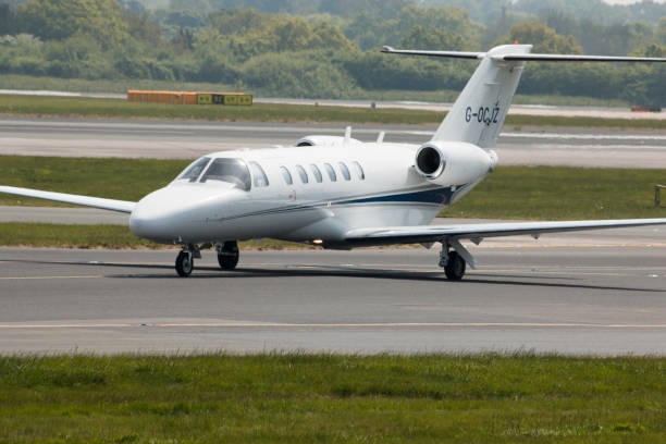 axe central du cessna citation cj2 - small airport cessna airplane photos et images de collection