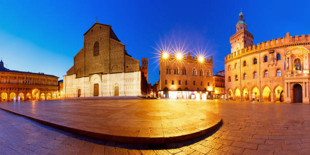 istock Panorama of Piazza Maggiore square, Bologna, Italy 870870664