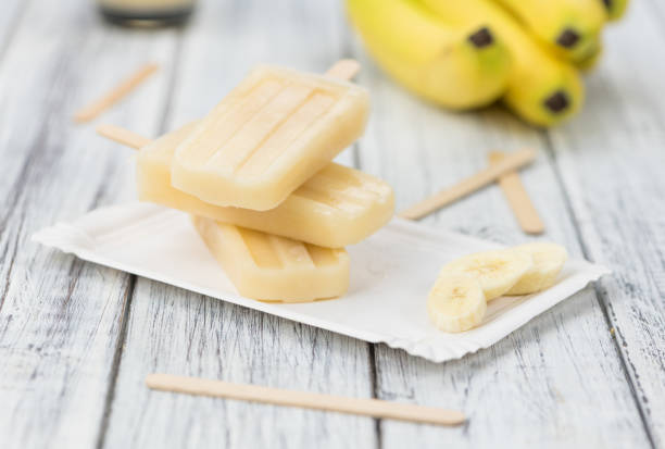 istock Homemade Banana Popsicles 870875394