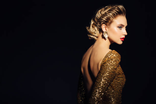istock Young beautiful woman 870898088