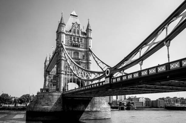 istock The tower bridge in Black and White 870925630