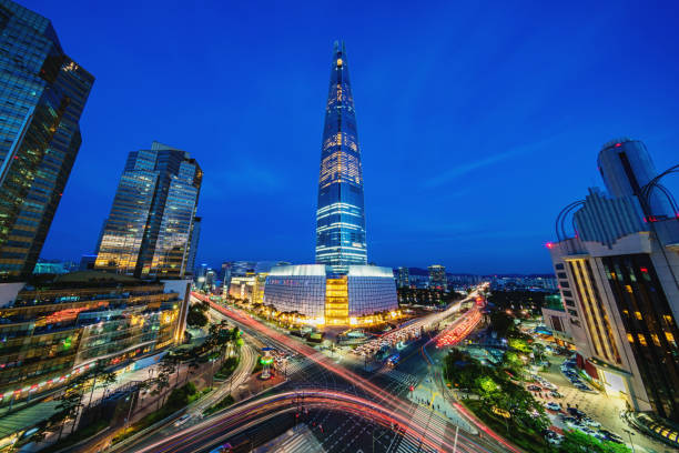 seoul songpagu arranha-céus lotte world tower à noite - built structure building exterior asian culture seoul - fotografias e filmes do acervo