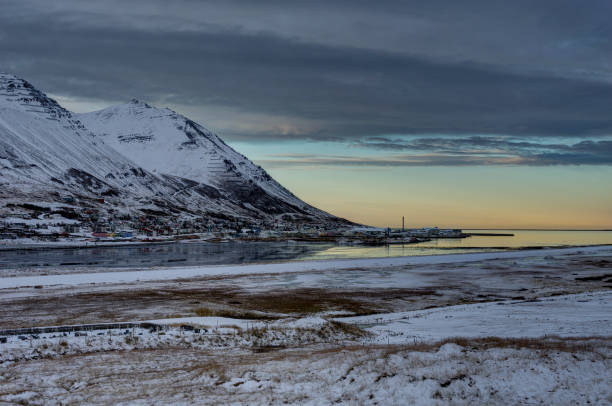 istock Iceland winter landscape view water and reflection with blue sky 870975006