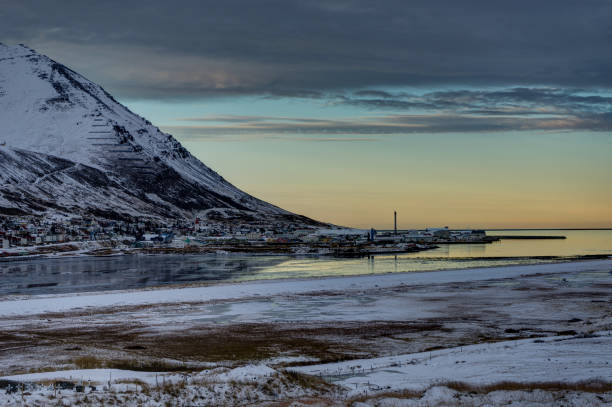 istock Iceland winter landscape view water and reflection with blue sky 870975524