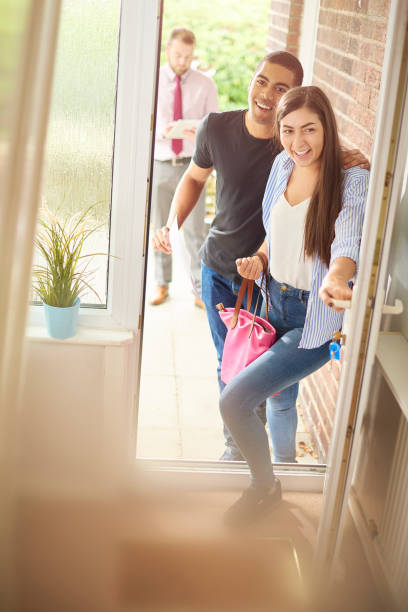 istock househunting young couple 871008756